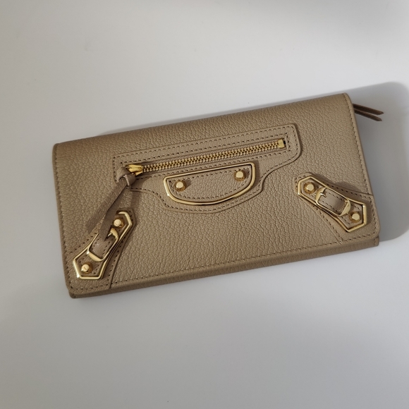 Authentic BALENCIAGA Chevre Gold Metallic Edge Hardware Zip Around Wallet - Picture 8 of 11
